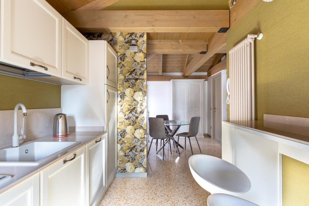 Ca' Cappello Venice Apartment 2 With Canal View Экстерьер фото