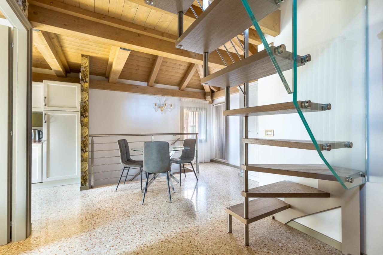 Ca' Cappello Venice Apartment 2 With Canal View Экстерьер фото