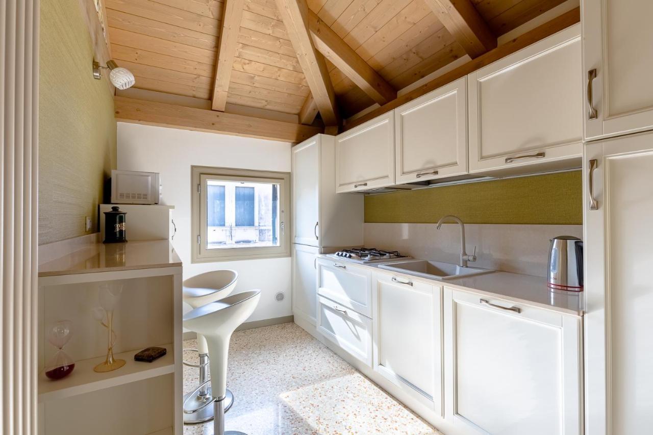 Ca' Cappello Venice Apartment 2 With Canal View Экстерьер фото