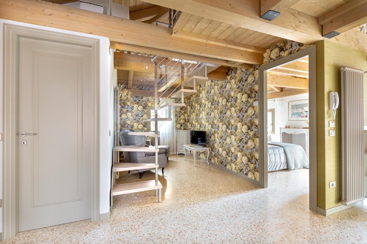 Ca' Cappello Venice Apartment 2 With Canal View Экстерьер фото